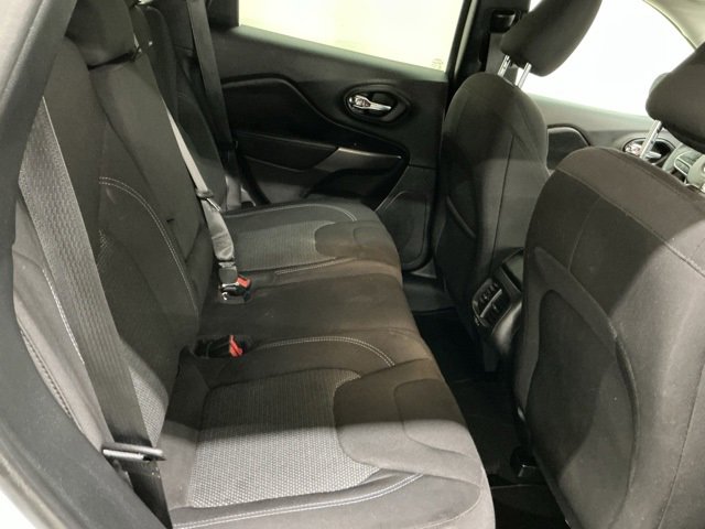 Used 2020 Jeep Cherokee Latitude image 17