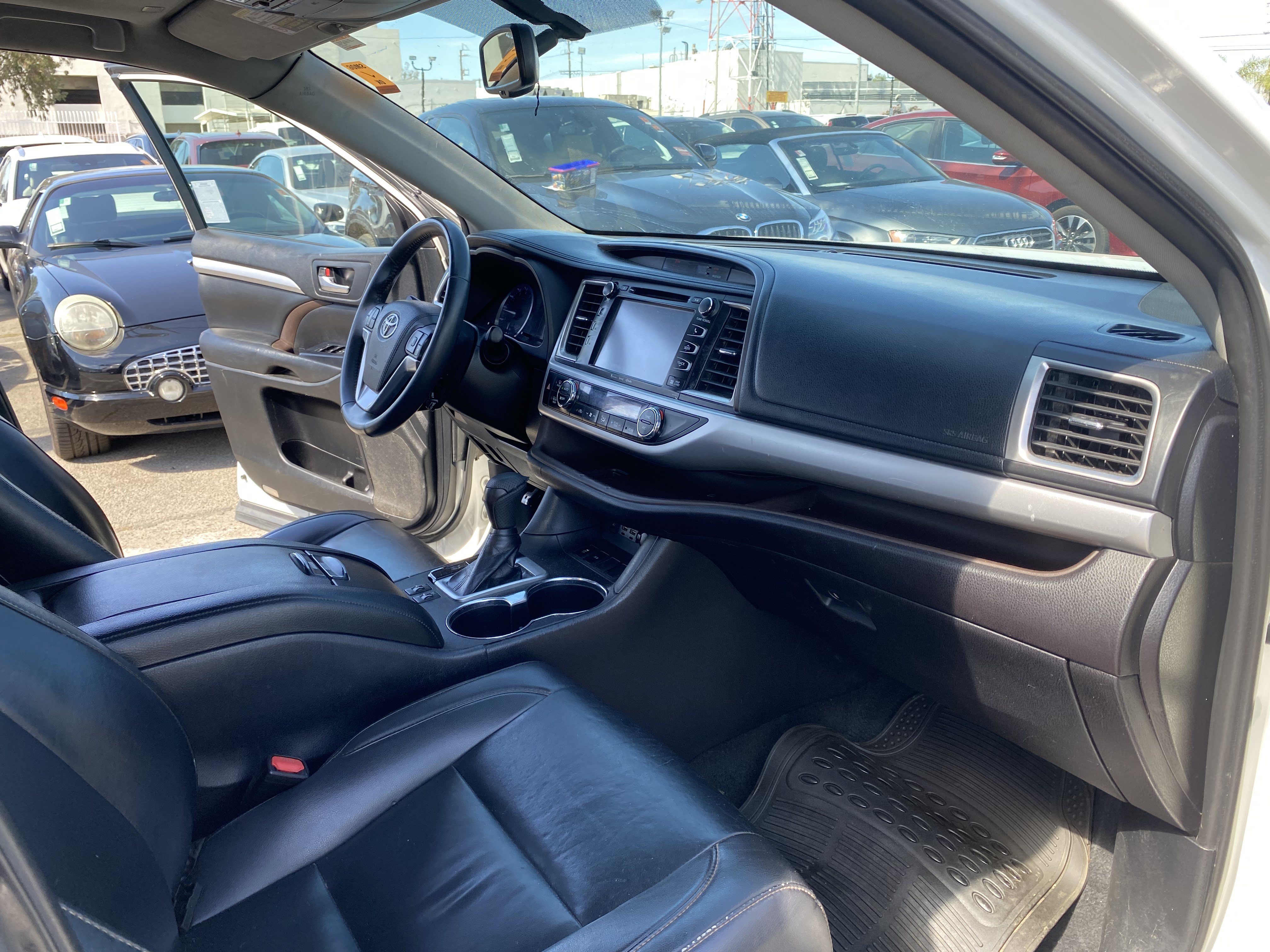 Used 2019 Toyota Highlander XLE FWD image 27