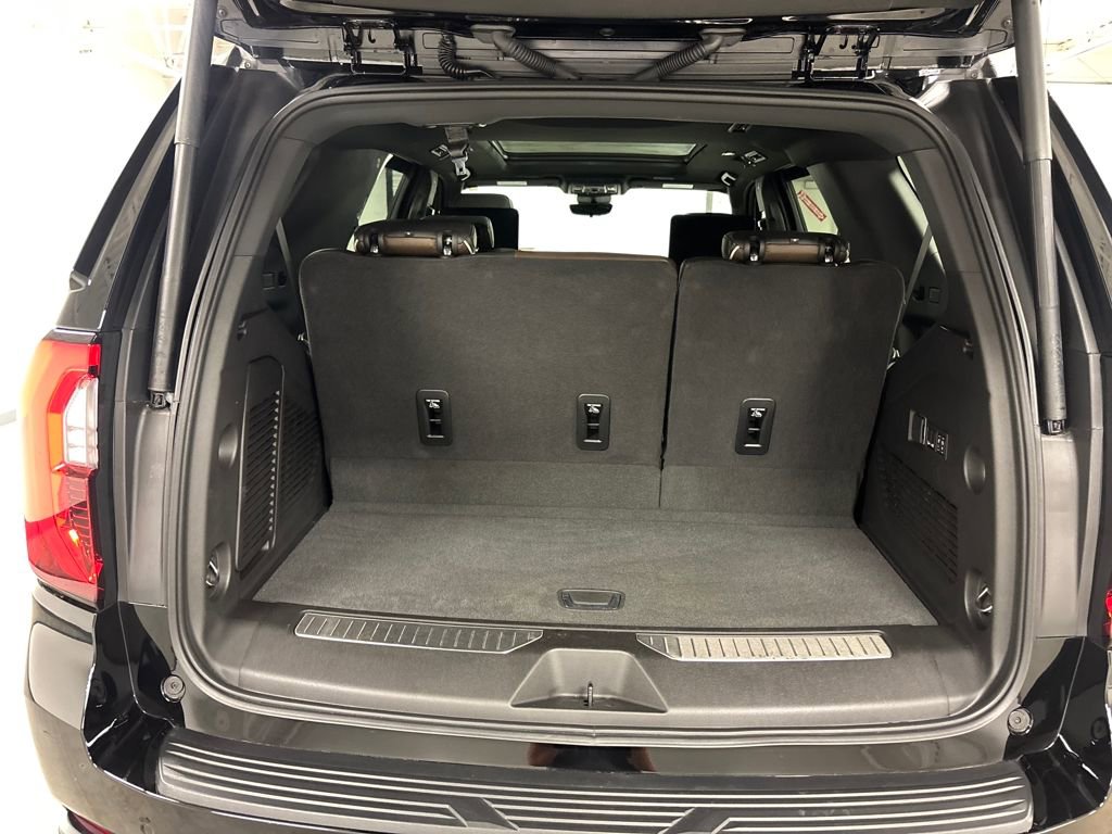 Used 2025 GMC Yukon Denali Ultimate w/ LPO, Floor Liner Package image 17