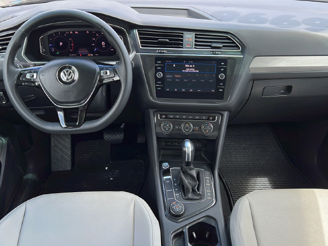 Used 2020 Volkswagen Tiguan SEL AWD/4WD image 12