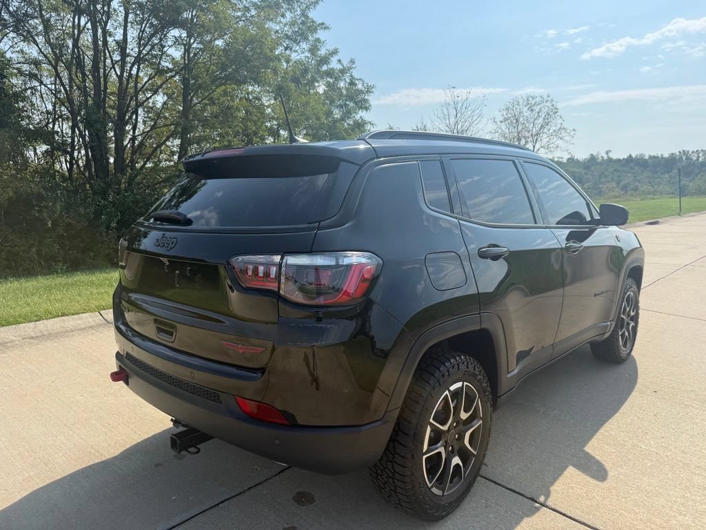 Used 2026 Jeep Compass Trailhawk AWD/4WD image 3