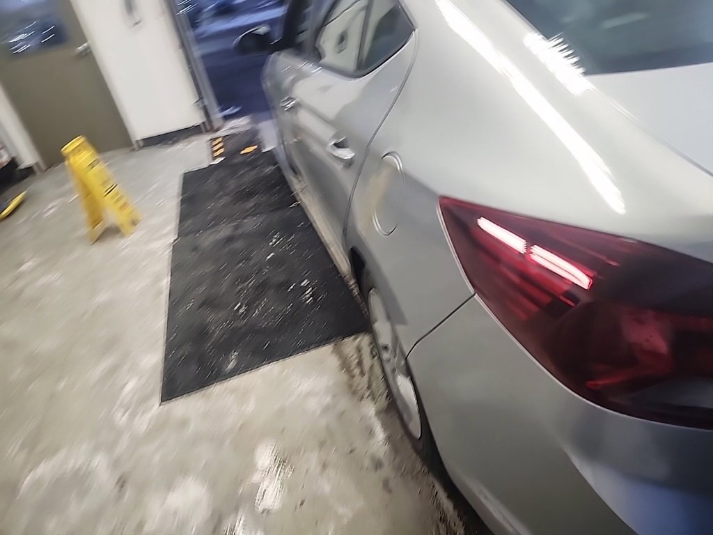 Used 2020 Hyundai Elantra Value Edition image 3