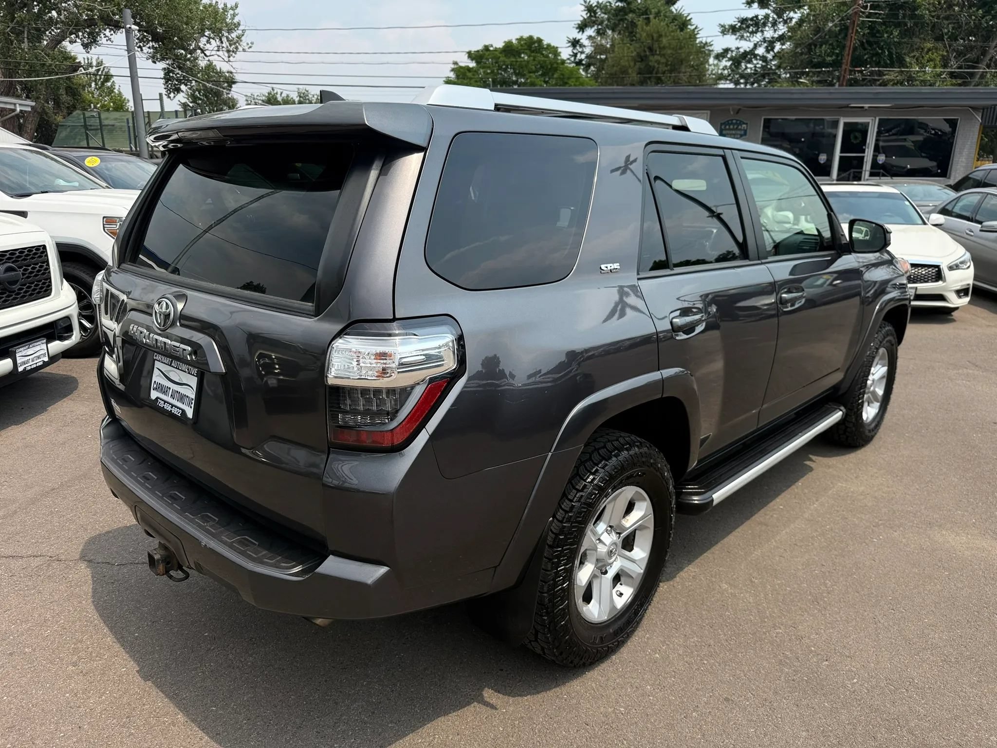 Used 2018 Toyota 4Runner SR5 AWD/4WD image 9
