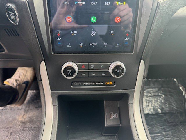 Certified 2024 Ford Edge SEL image 19