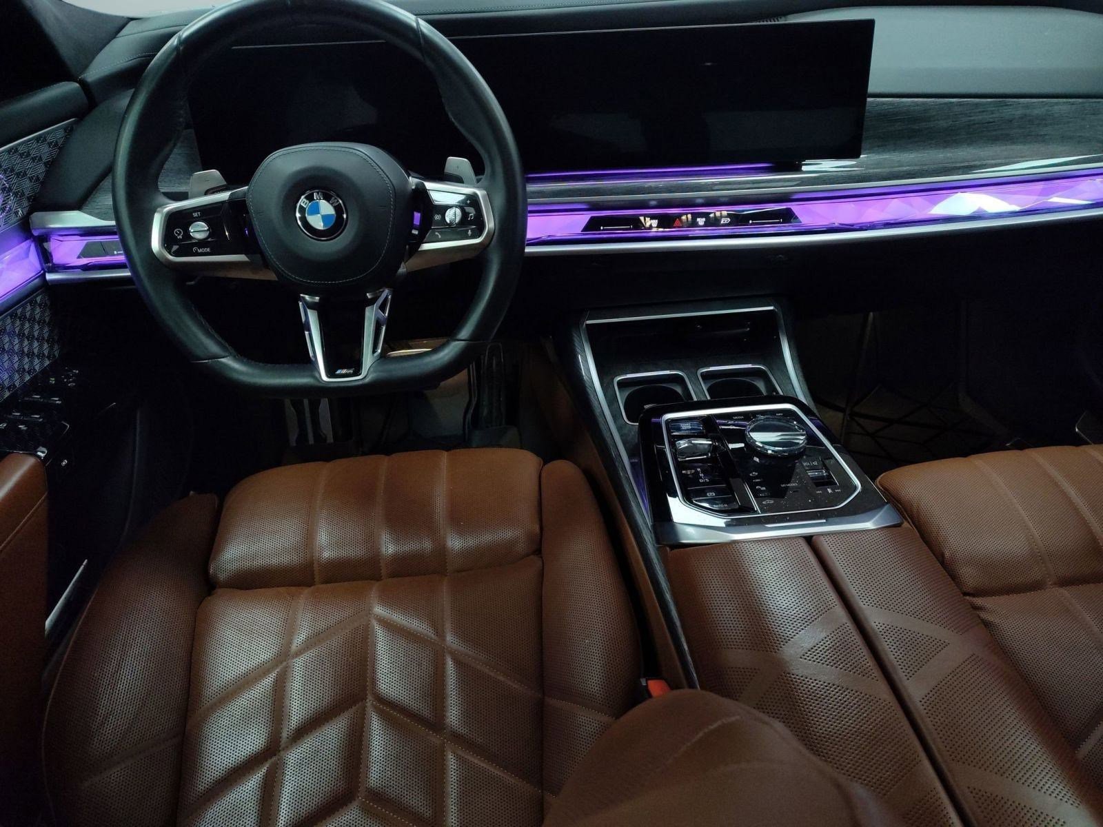Certified 2023 BMW 760i xDrive w/ Luxury Rear Seating Package image 28