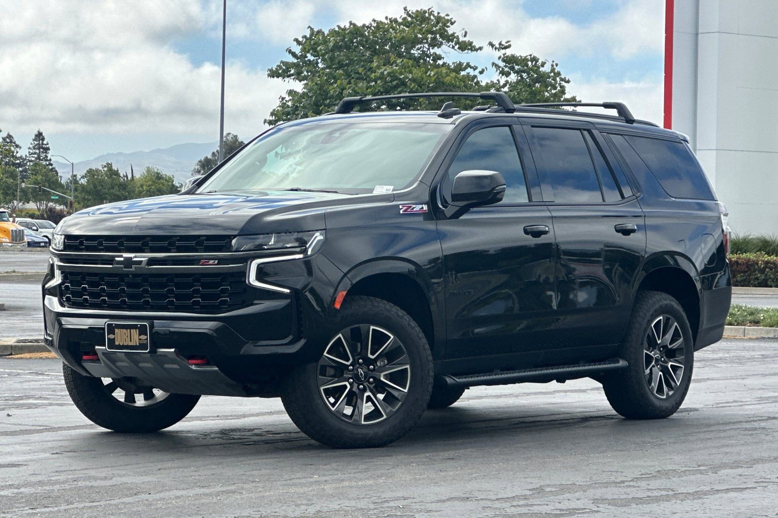 Used 2021 Chevrolet Tahoe Z71 w/ Z71 Off-Road Package AWD/4WD image 8