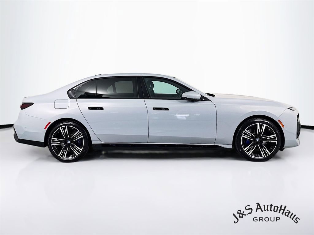 Used 2023 BMW 760i xDrive w/ Executive Package AWD/4WD image 8