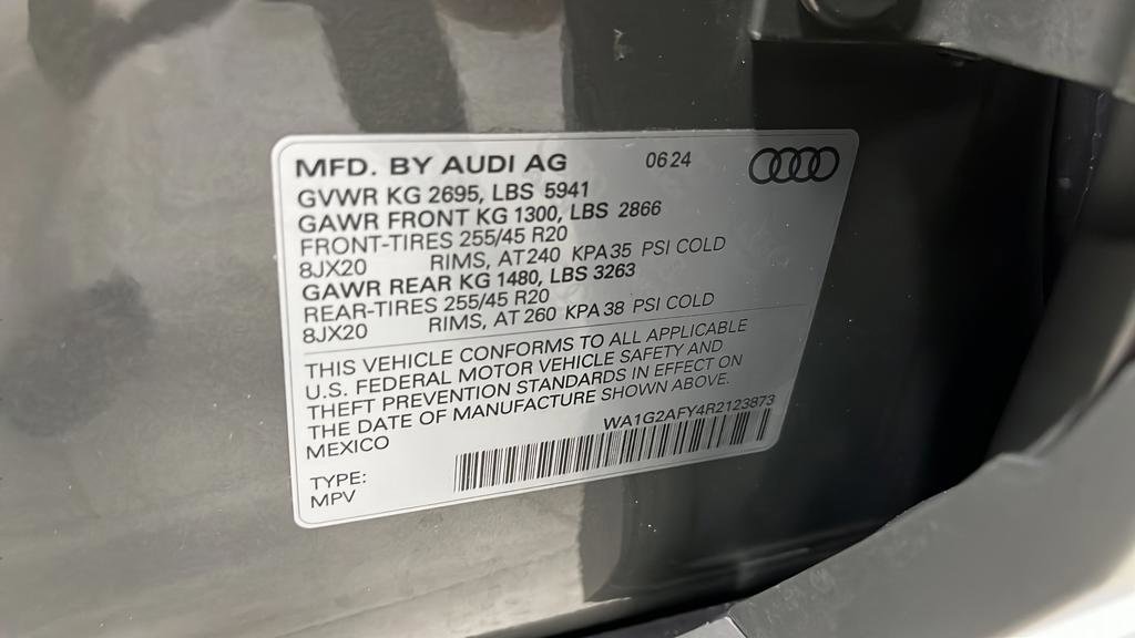 Used 2024 Audi Q5 e Premium w/ Convenience Package AWD/4WD image 28