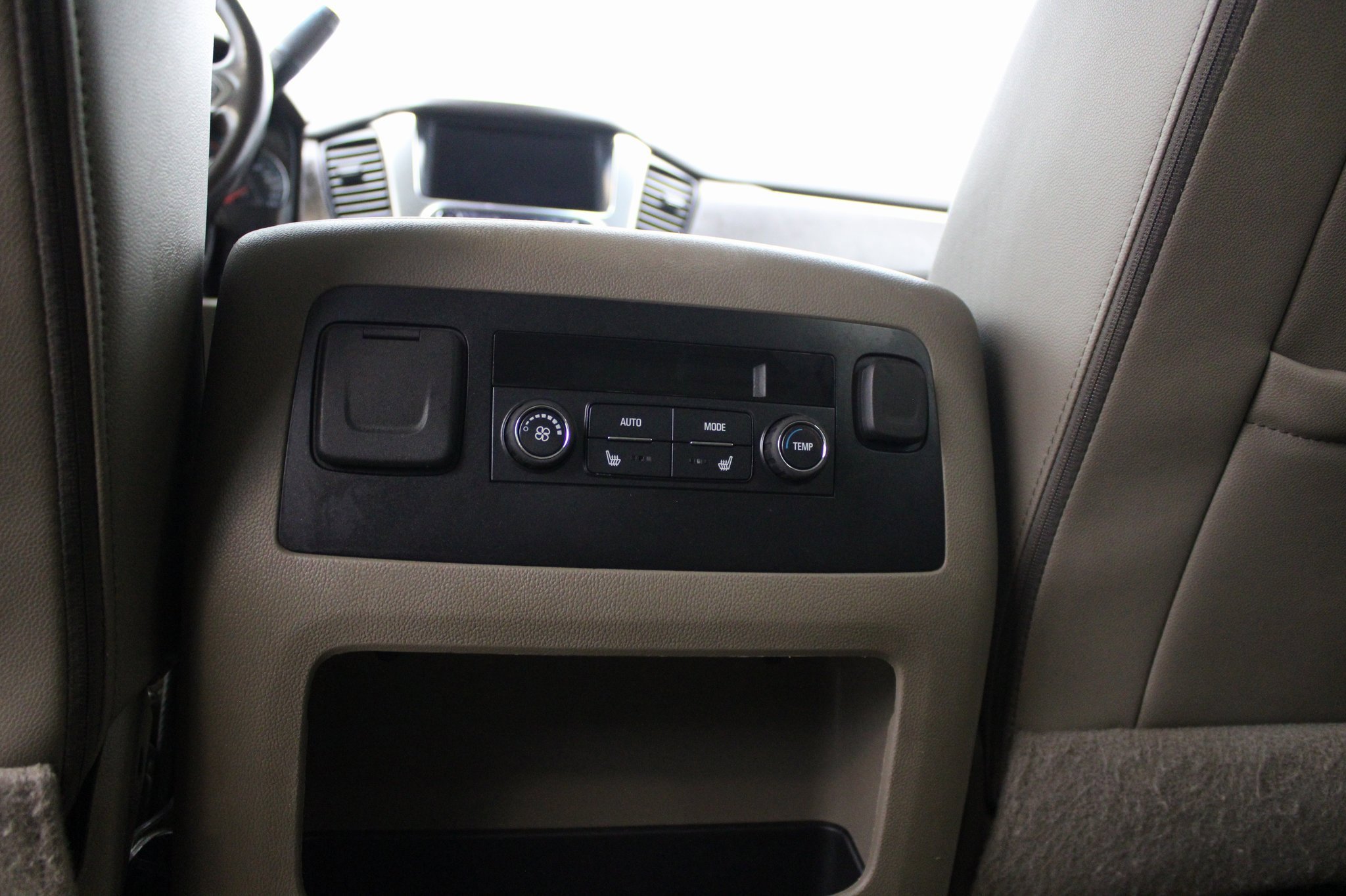 Used 2020 Chevrolet Suburban Premier image 13