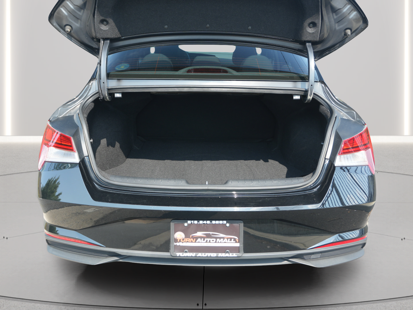 Used 2023 Hyundai Elantra Blue w/ Cargo Package FWD image 8