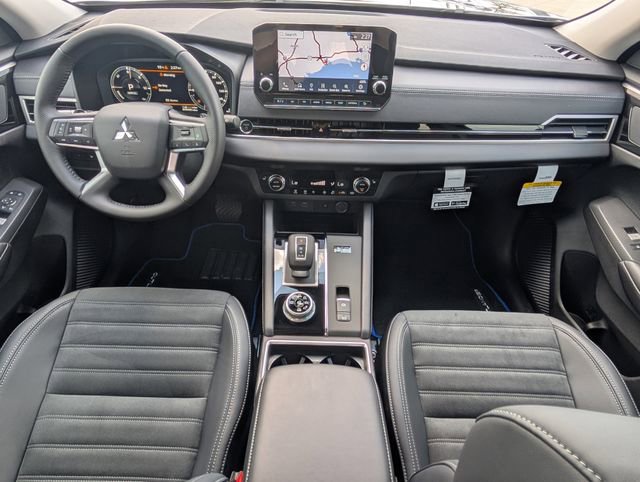 New 2025 Mitsubishi Outlander SE image 27