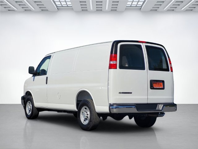 Used 2025 Chevrolet Express 2500 w/ Driver Convenience Package RWD image 6