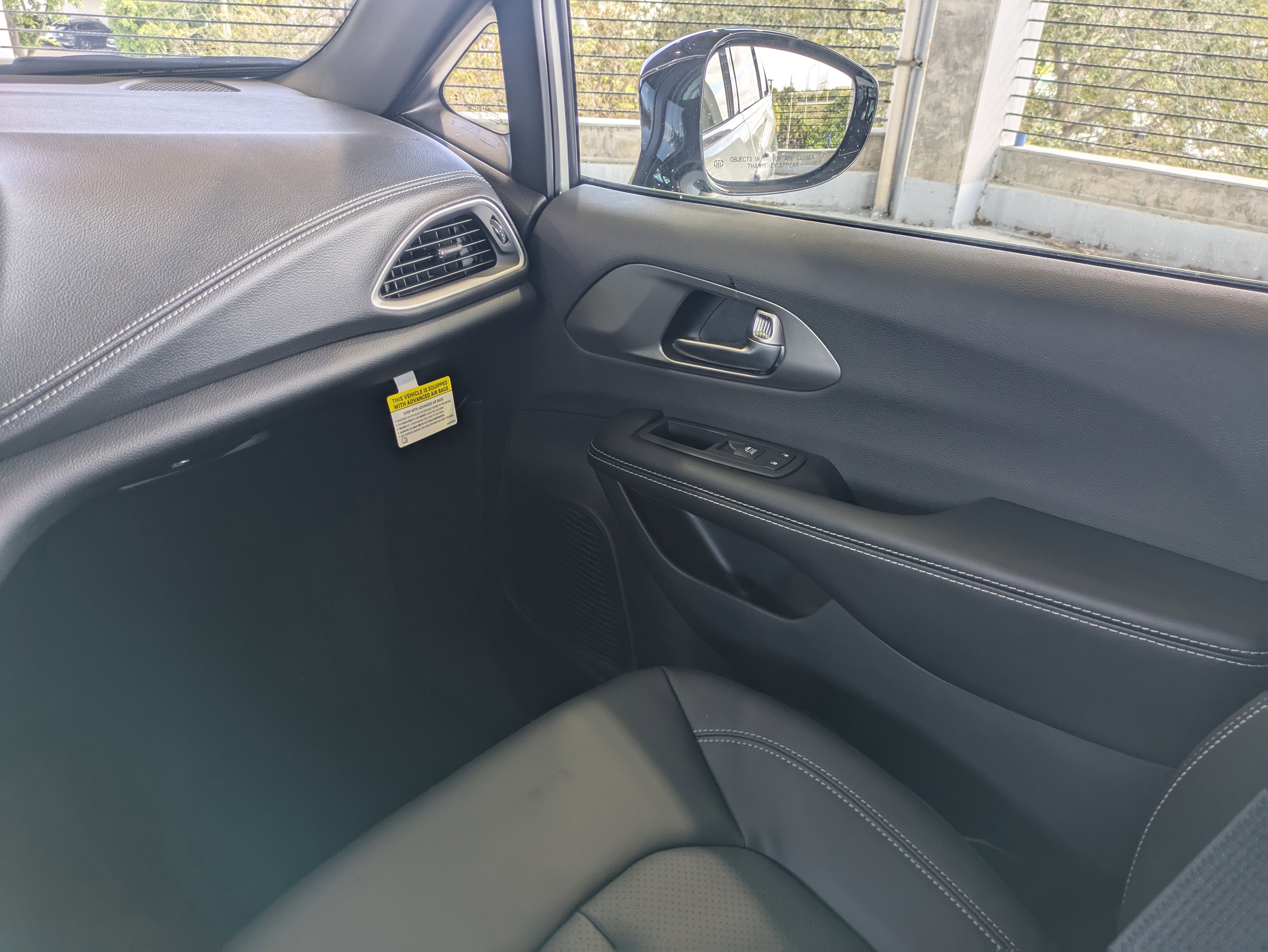 New 2026 Chrysler Pacifica Select image 18