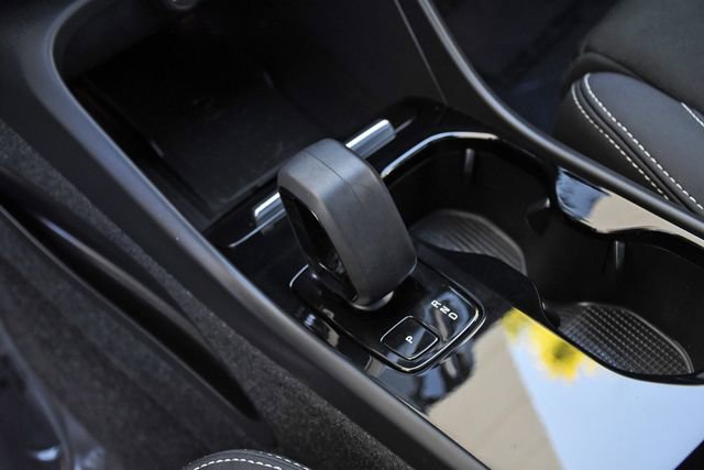 Used 2023 Volvo XC40 Recharge Plus image 12