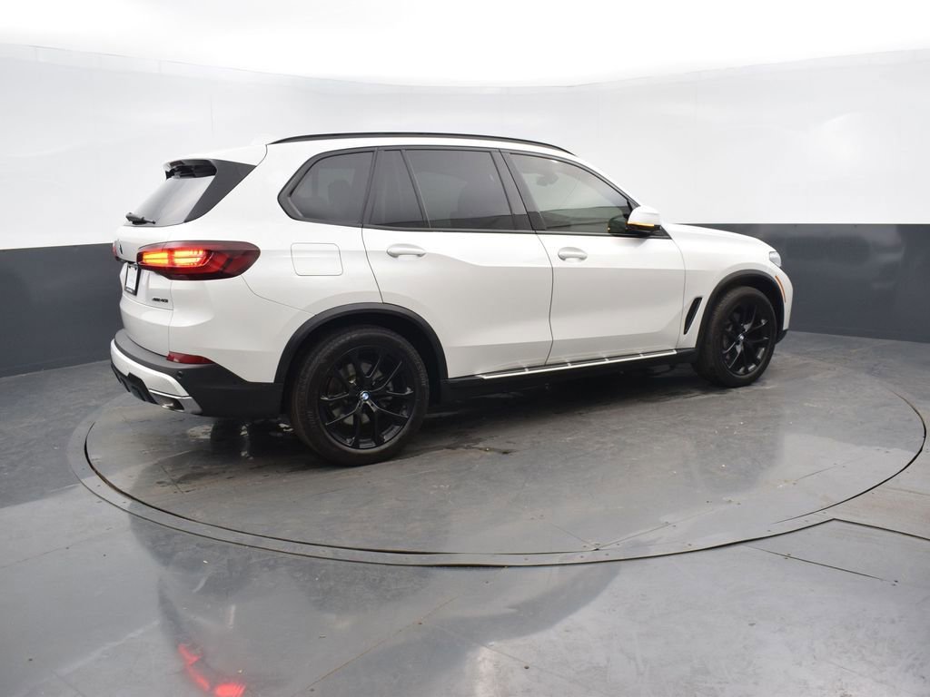 Used 2023 BMW X5 xDrive40i w/ Premium Package image 6