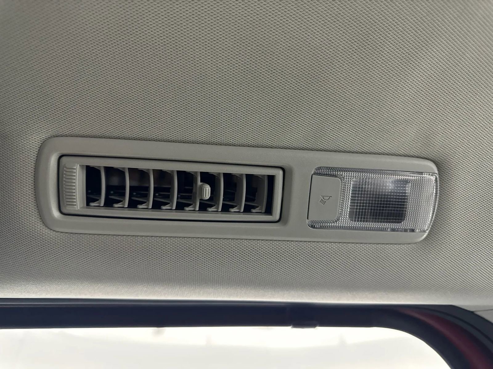 Used 2023 Toyota Sienna XLE AWD/4WD image 55