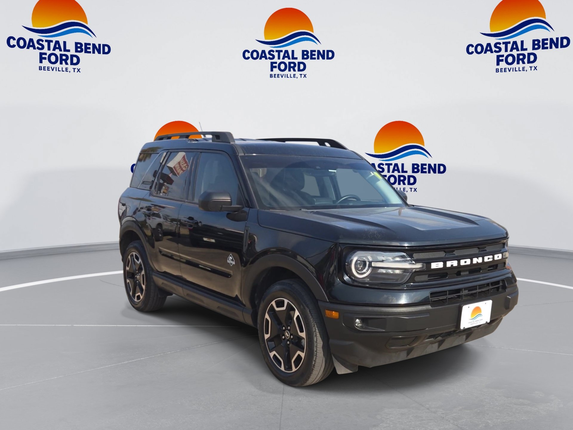 Used 2023 Ford Bronco Sport Outer Banks AWD/4WD image 2