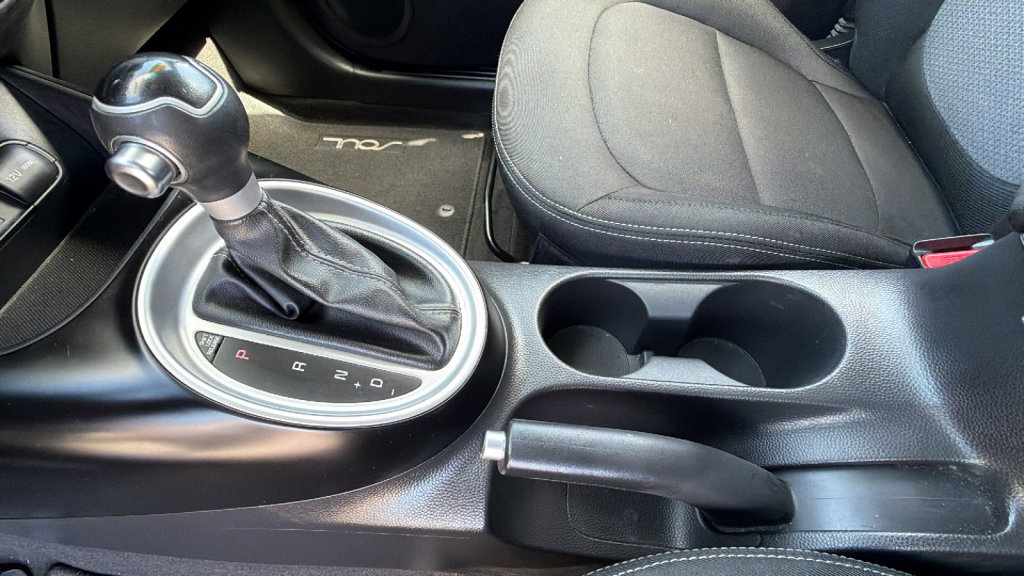 Used 2017 Kia Soul + image 13