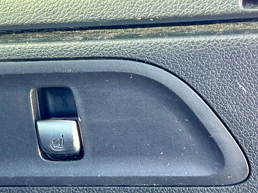 Certified 2022 Mercedes-Benz GLC 300 4MATIC image 44