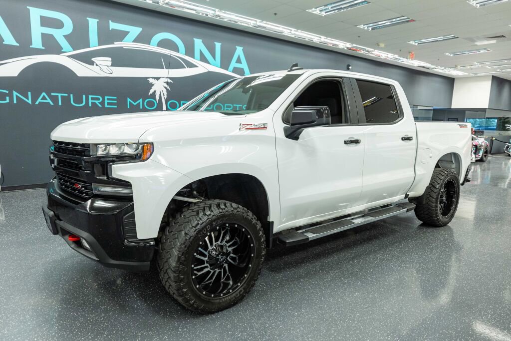 Used 2021 Chevrolet Silverado 1500 LT Trail Boss w/ Convenience Package II image 2