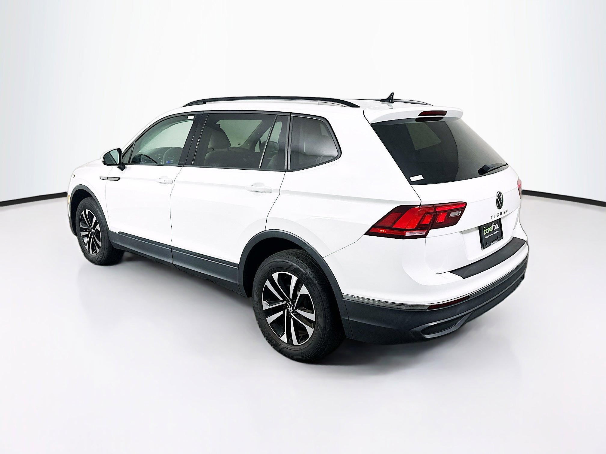 Used 2023 Volkswagen Tiguan S w/ Driver Assistance Package AWD/4WD image 5