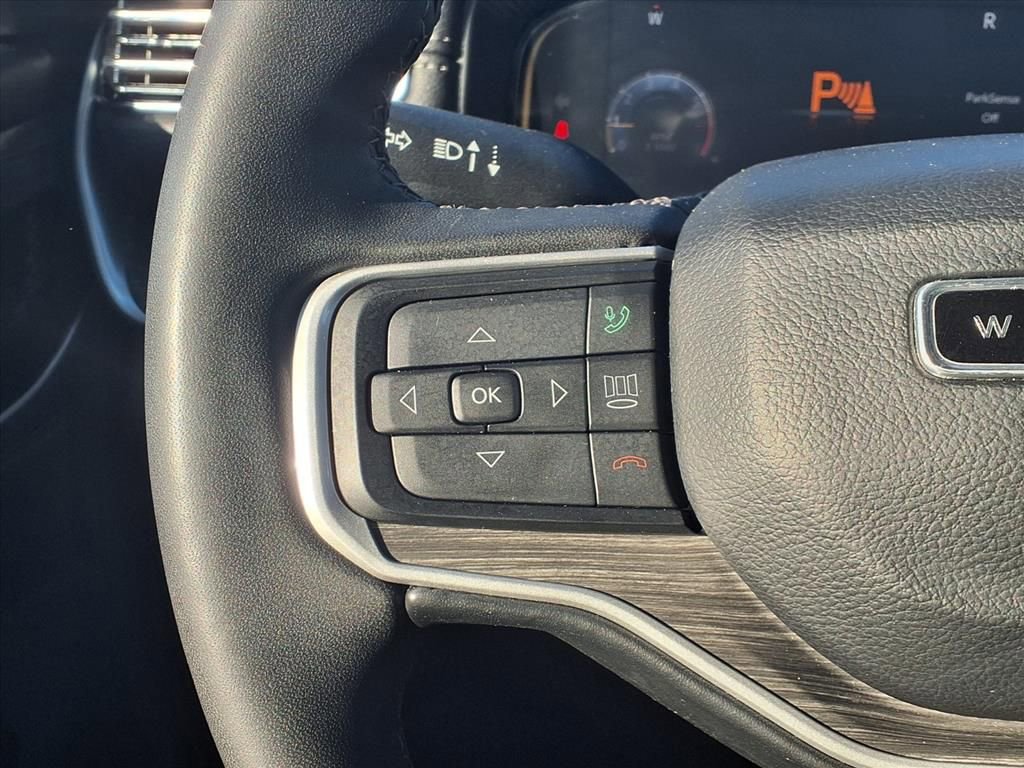 Used 2023 Jeep Wagoneer L Series II image 14