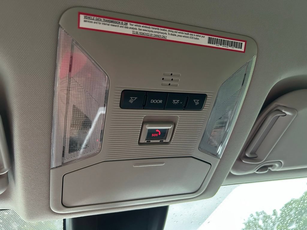 Used 2022 Toyota RAV4 XLE FWD image 30