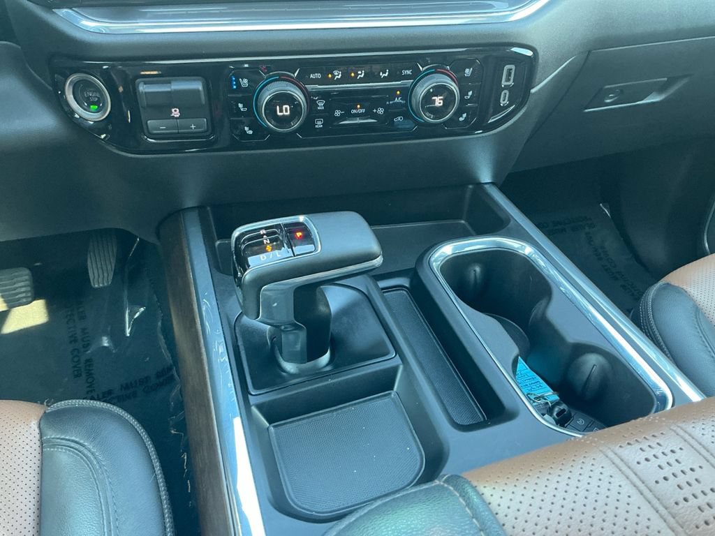 Used 2025 Chevrolet Silverado 1500 High Country w/ Technology Package AWD/4WD image 12