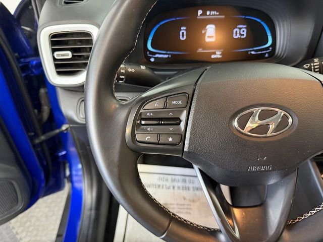 Used 2023 Hyundai Venue Limited FWD image 19
