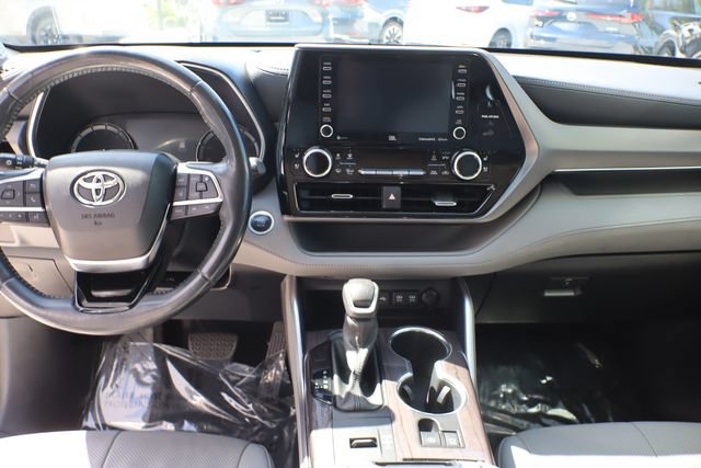 Used 2020 Toyota Highlander Limited FWD image 34