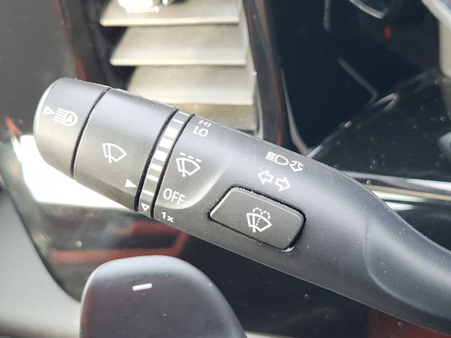 Used 2022 Chevrolet Silverado 1500 LTZ w/ LTZ Premium Package image 43