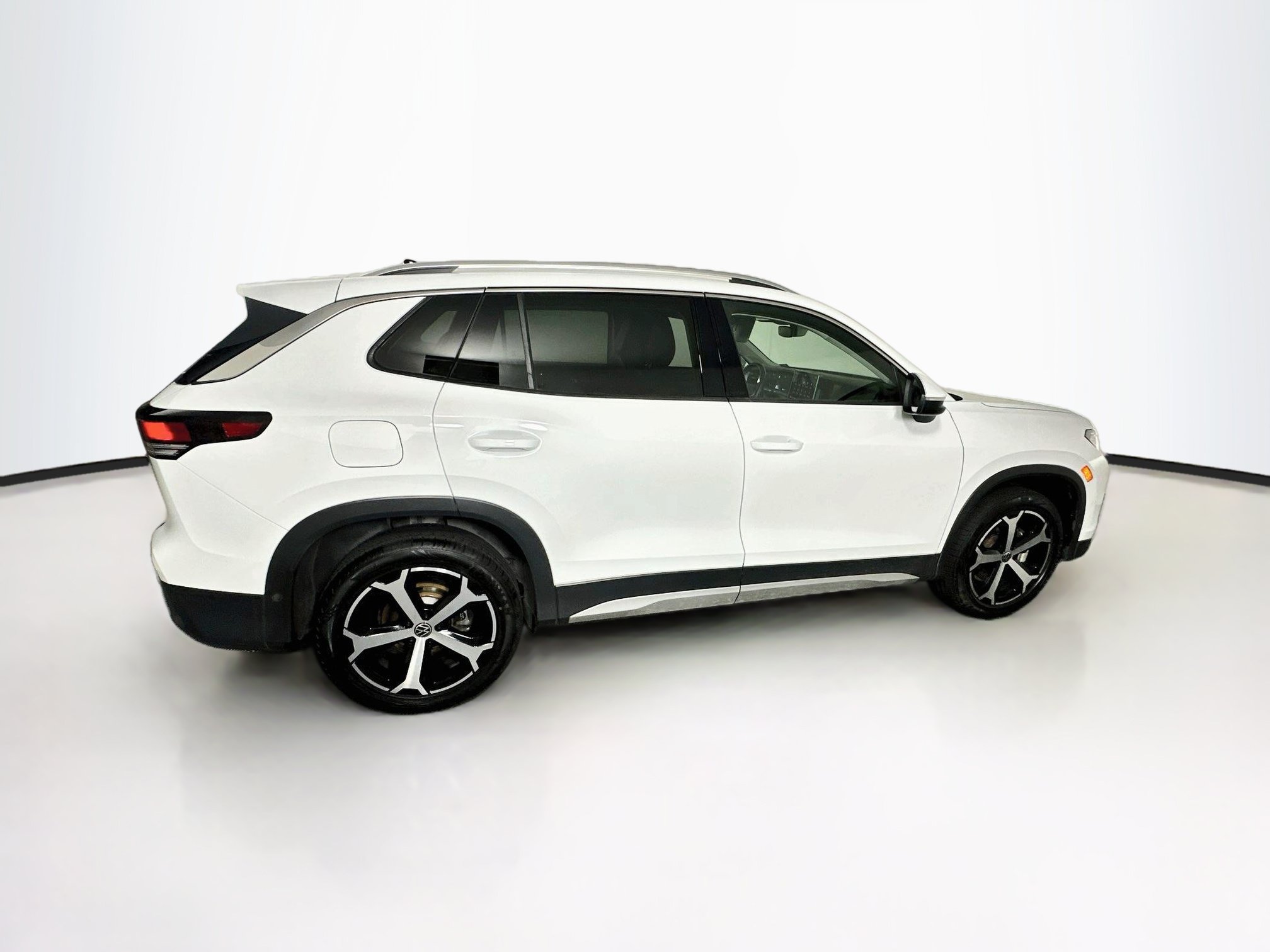 Used 2026 Volkswagen Tiguan SE AWD/4WD image 10