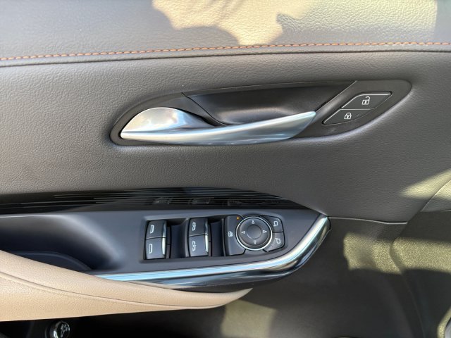 Used 2024 Cadillac XT4 Luxury w/ Cold Weather Package AWD/4WD image 19