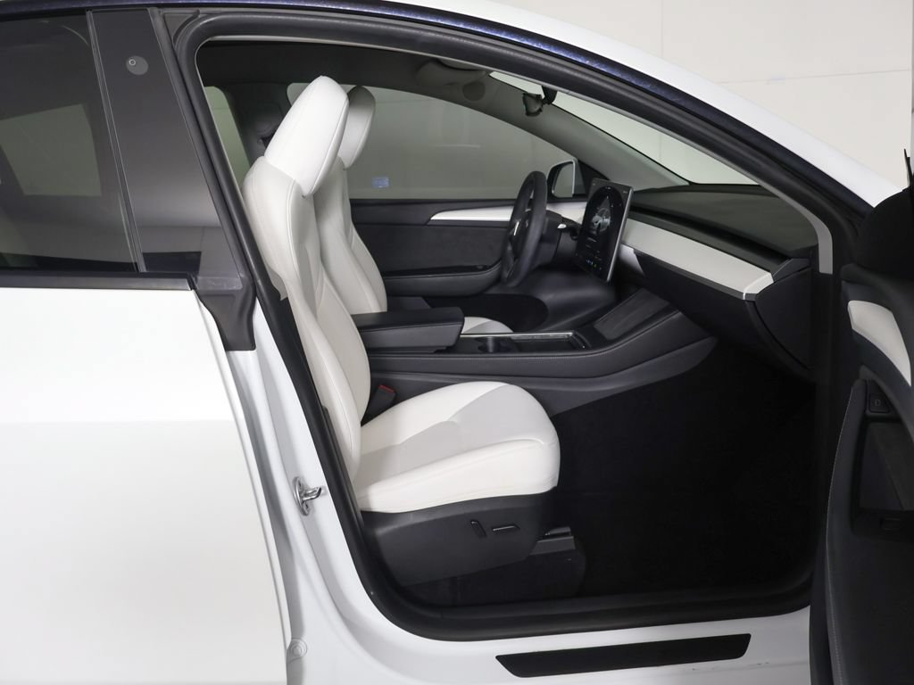Used 2023 Tesla Model Y Long Range AWD/4WD image 32