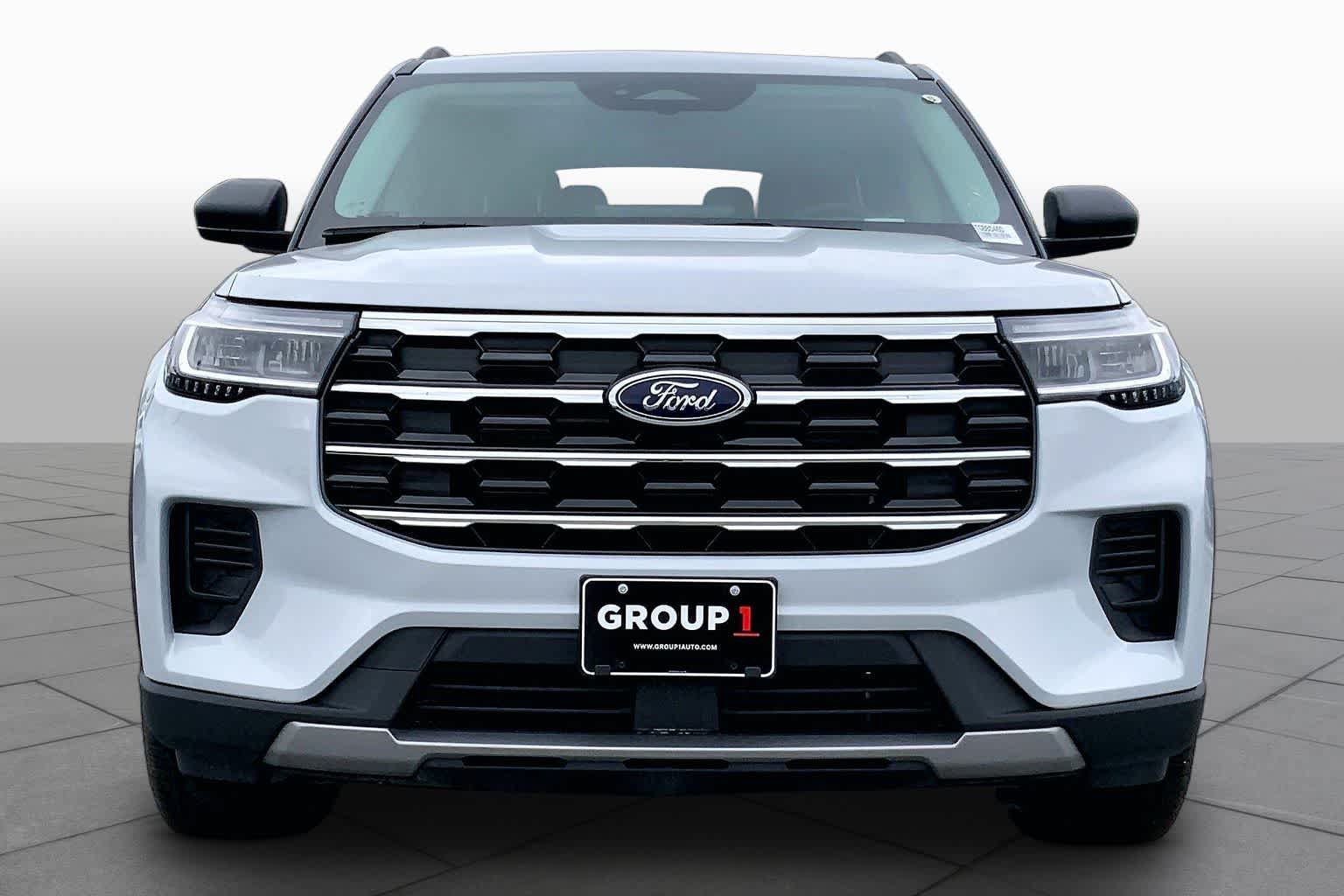 New 2026 Ford Explorer Active RWD image 3