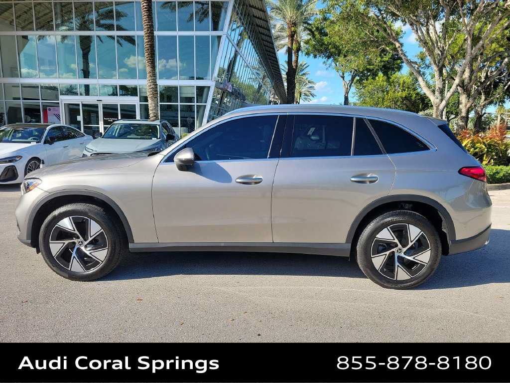 Used 2024 Mercedes-Benz GLC 300 4MATIC image 11
