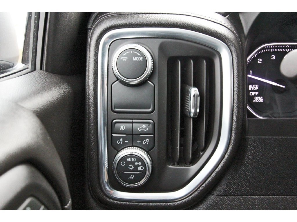 Used 2020 GMC Sierra 1500 SLT RWD image 23