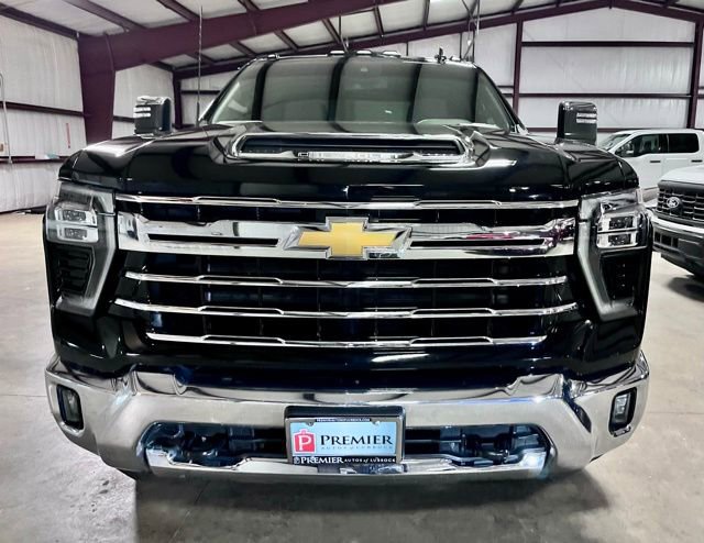 Used 2024 Chevrolet Silverado 2500 LTZ image 8