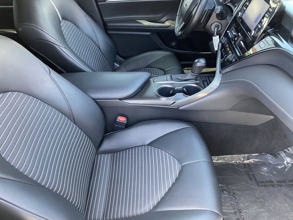 Certified 2022 Toyota Camry SE w/ Carpet Mat Package (TMS) FWD image 17