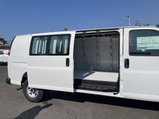 New 2025 GMC Savana 2500 Extended w/ Driver Convenience Package RWD image 10