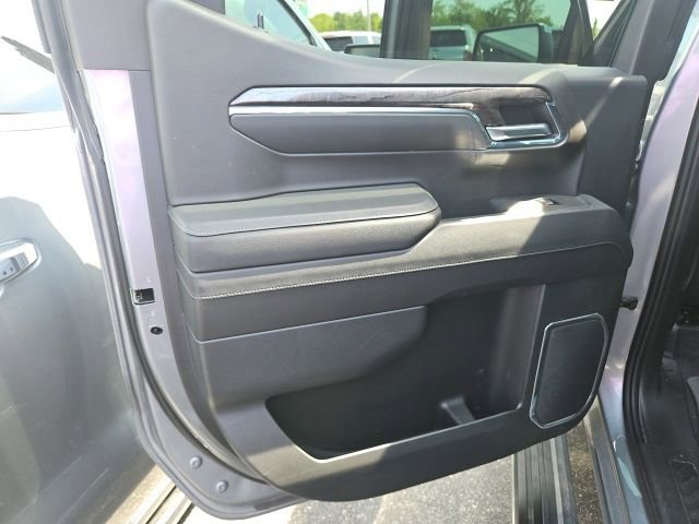 Used 2023 Chevrolet Silverado 1500 LTZ w/ LTZ Premium Package AWD/4WD image 15