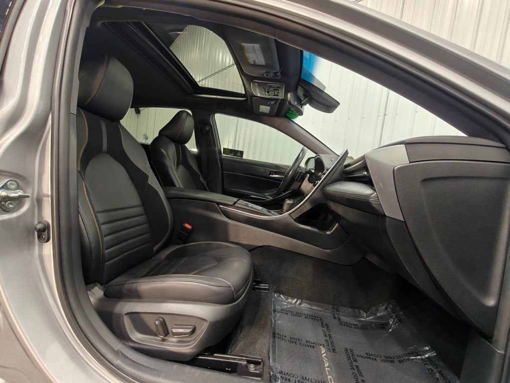 Used 2021 Toyota Avalon XSE w/ Carpet Mat Package (TMS) FWD image 25