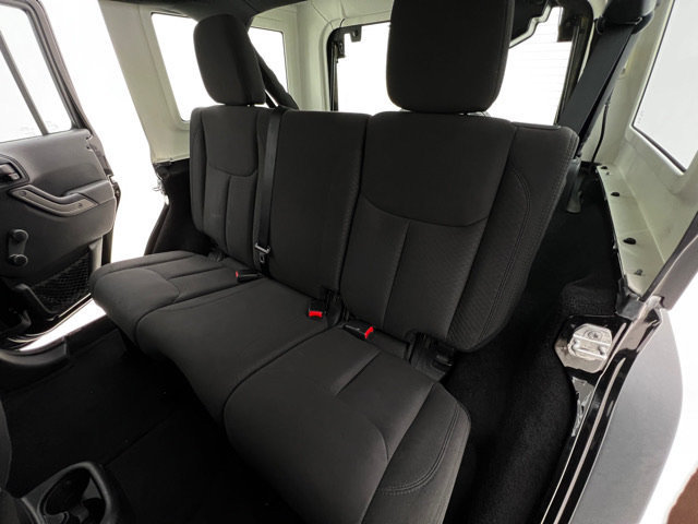 Used 2015 Jeep Wrangler Unlimited Sport w/ Connectivity Group AWD/4WD image 18
