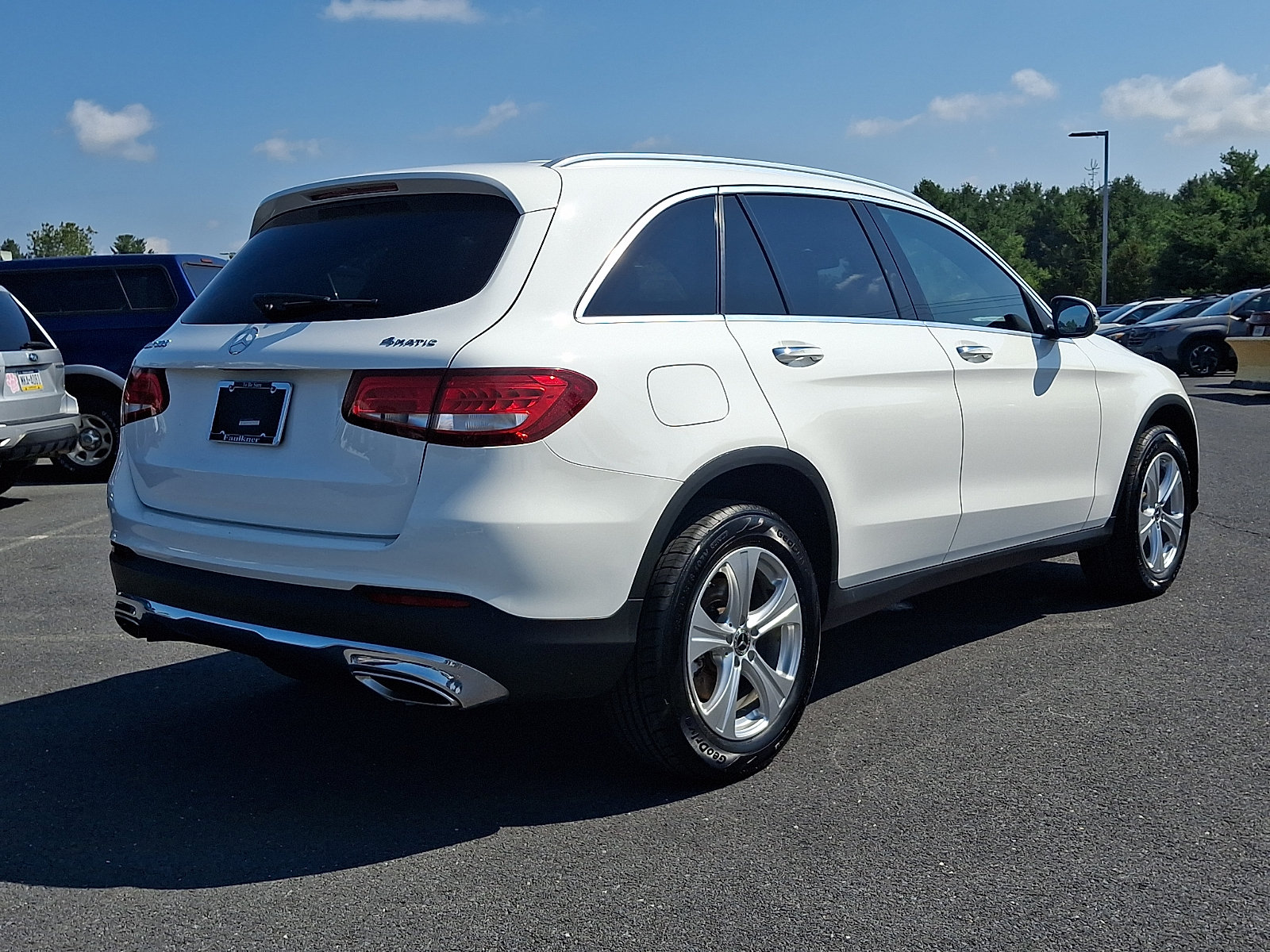 Used 2017 Mercedes-Benz GLC 300 4MATIC image 6