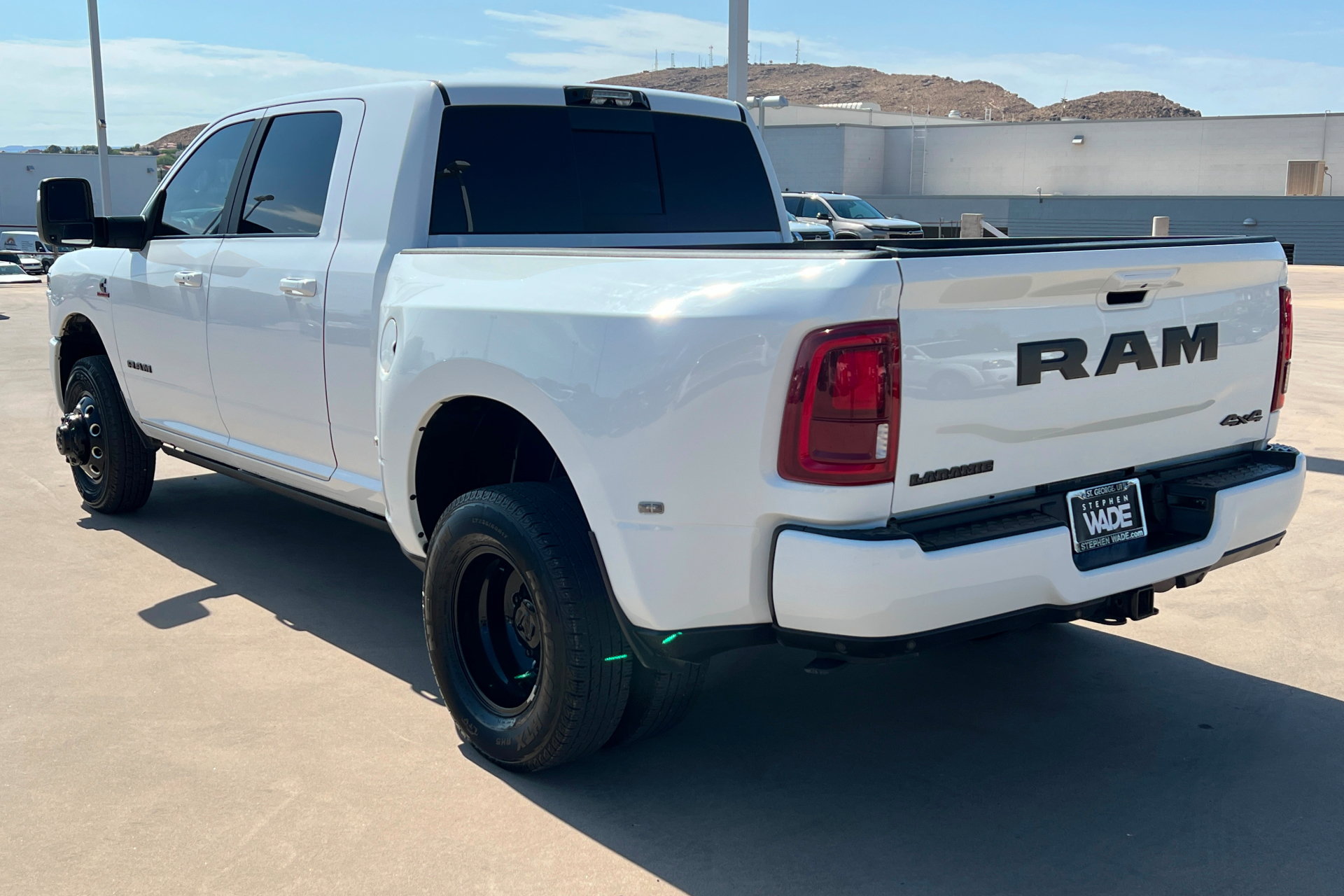 Used 2025 RAM 3500 Laramie AWD/4WD image 3