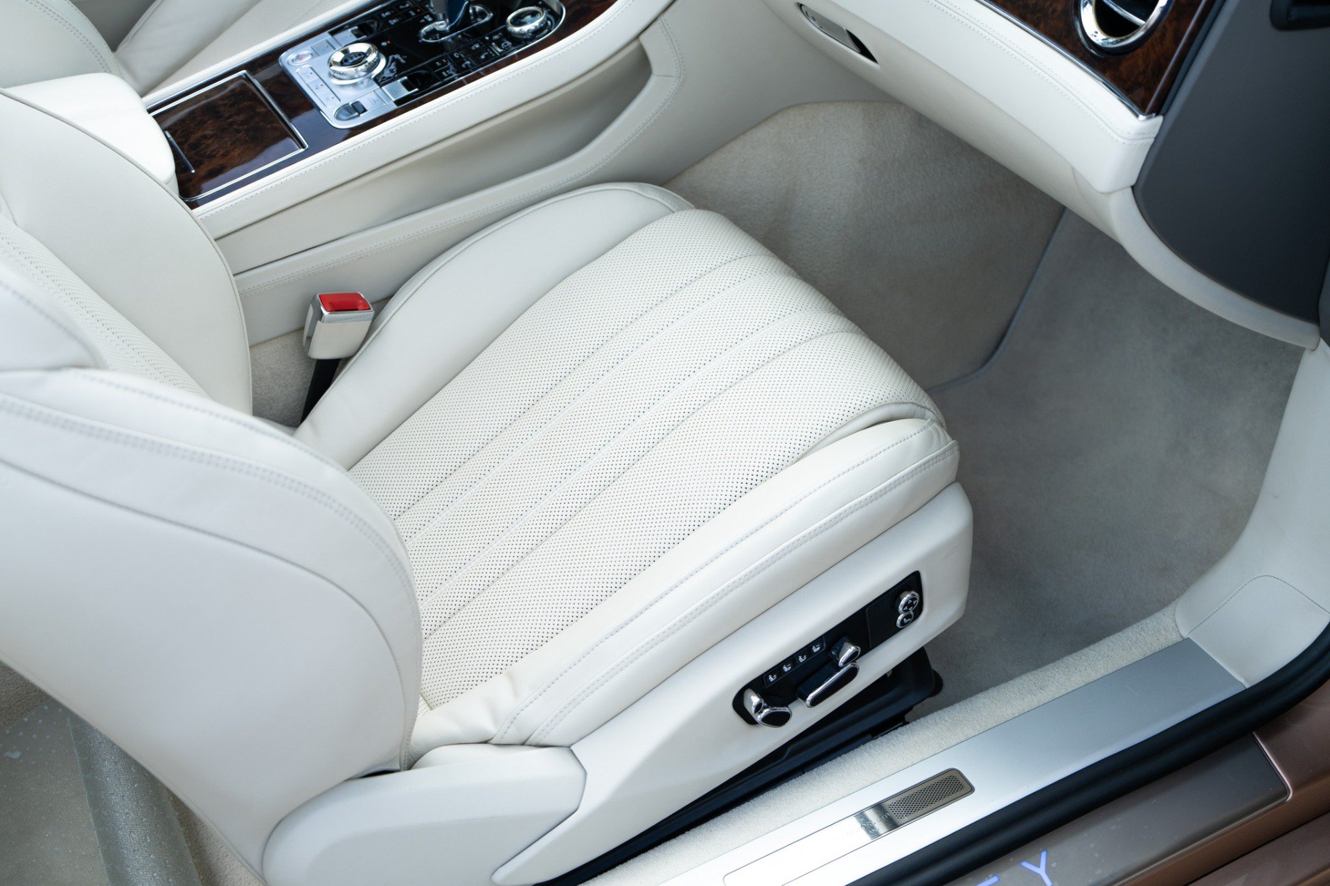 Used 2022 Bentley Continental GT AWD/4WD image 31
