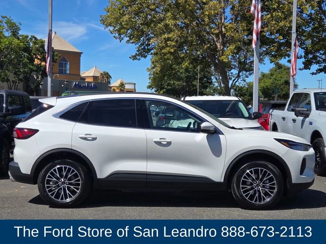 New 2025 Ford Escape SE image 9