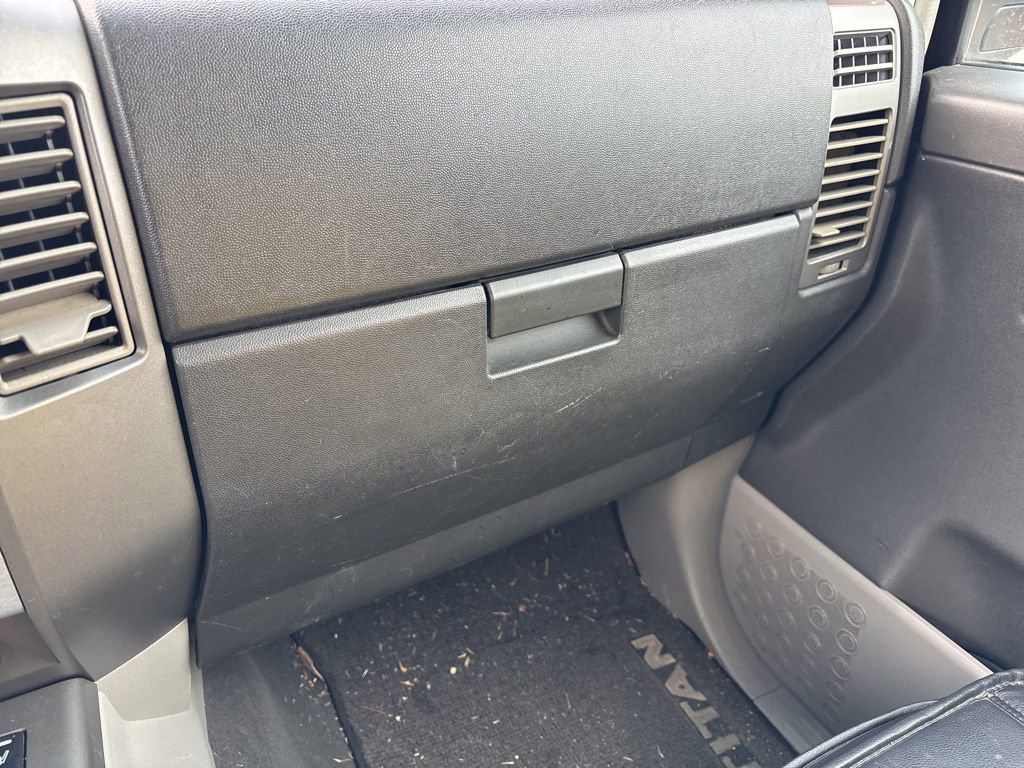 Used 2004 Nissan Titan LE w/ (NAV) Nissan Navigation Pkg image 17