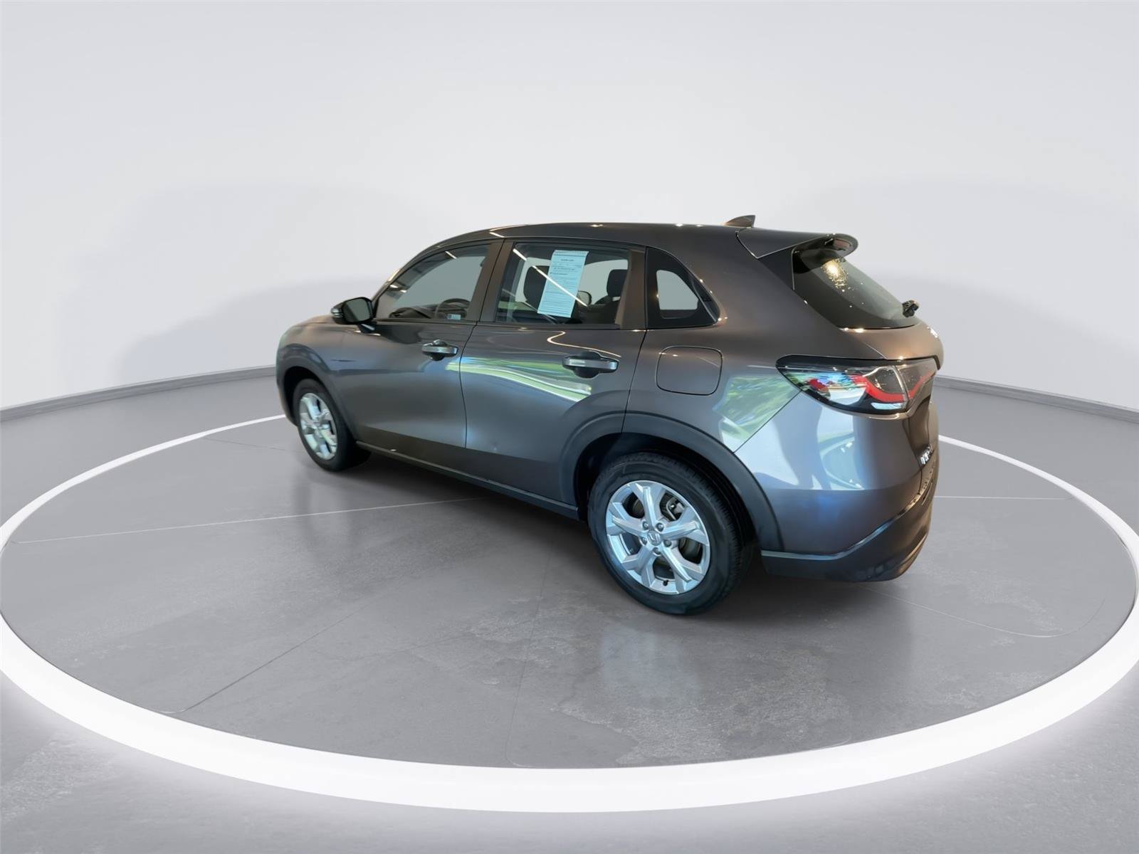 Used 2023 Honda HR-V LX image 5