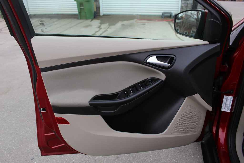 Used 2014 Ford Focus SE image 11